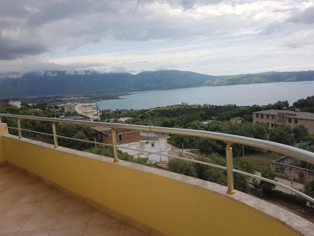Telo Shehu Holiday Home photo 4