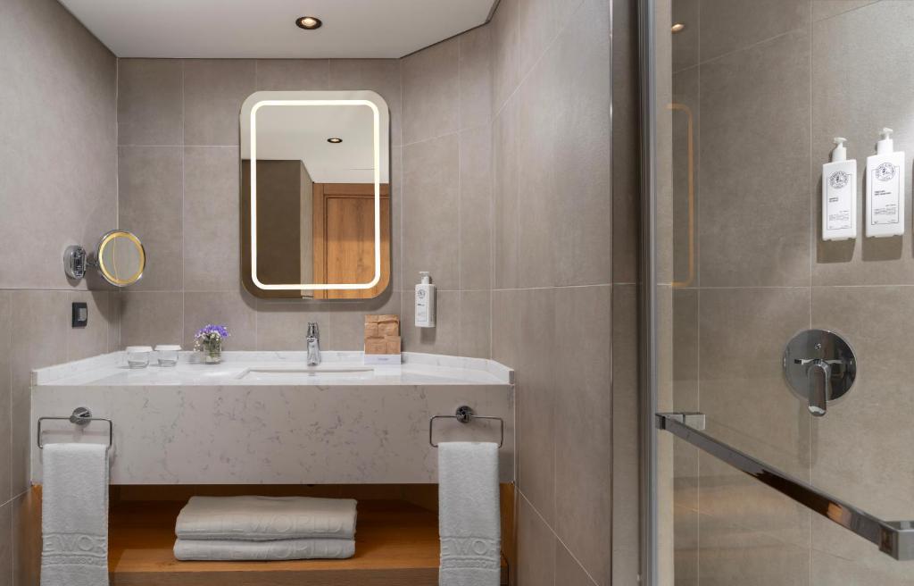 Elite World Kuşadası Room Type - Suite with Queen Size Bed