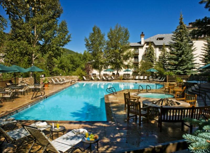 The Charter 2 Bedroom Ski In, Ski Out Vacation Rental With Hot Tub Access And Easy Walk To Village image