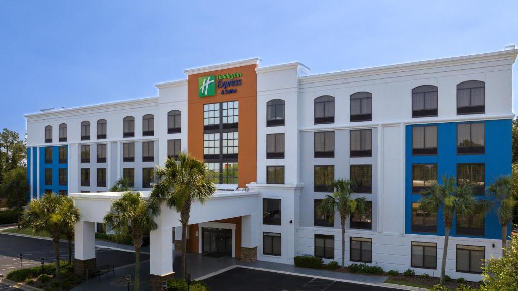 Holiday Inn Express & Suites Jacksonville SE- Med Ctr Area, an IHG Hotel image