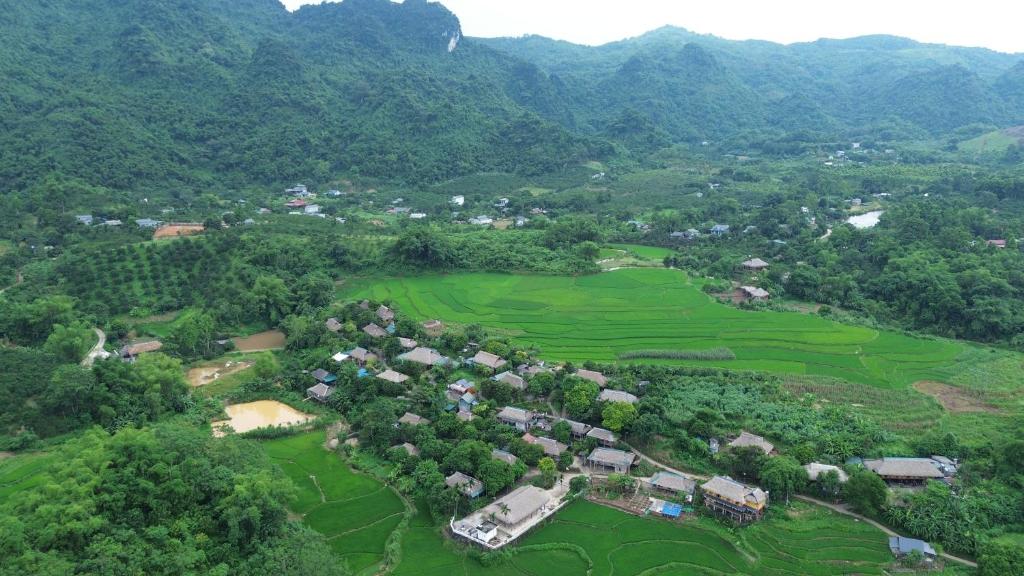 Ora Hill Farmstay & Glamping Hòa Bình