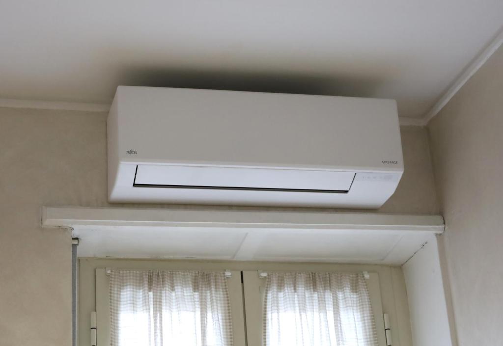 Maison Christine - Tap to explore photos