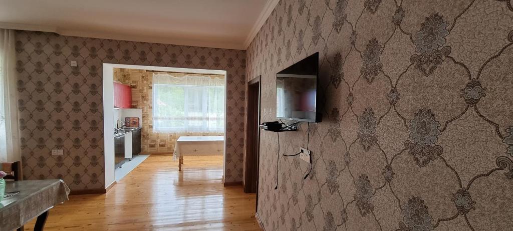 Happy house photo 3