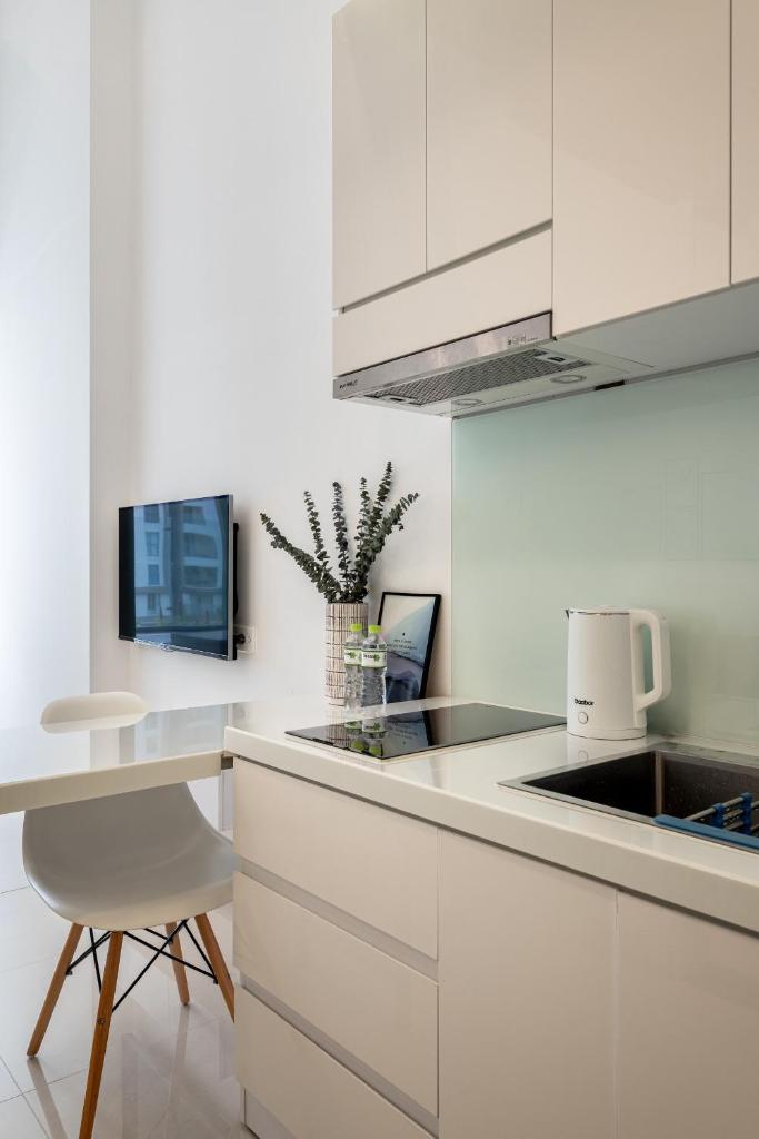 Rivergate - High floor Studio Free Pool, eSIM for booking over 5 nights