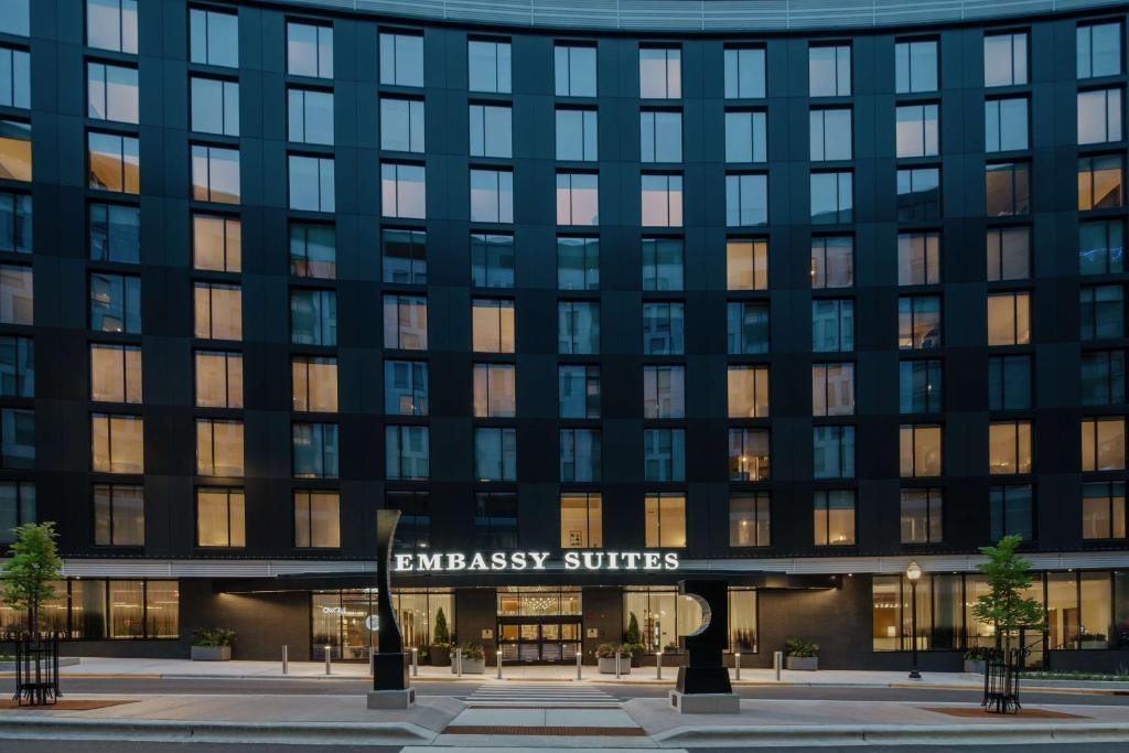 Embassy Suites By Hilton Madison Downtown image