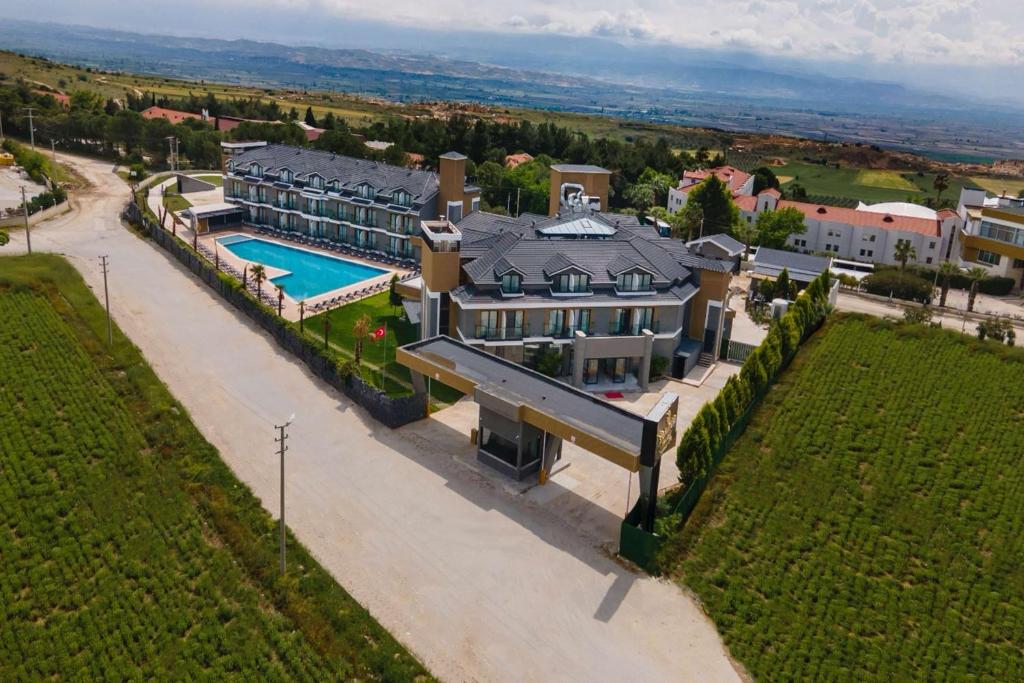 Ramada Resort by Wyndham Pamukkale Thermal - Tap to explore photos