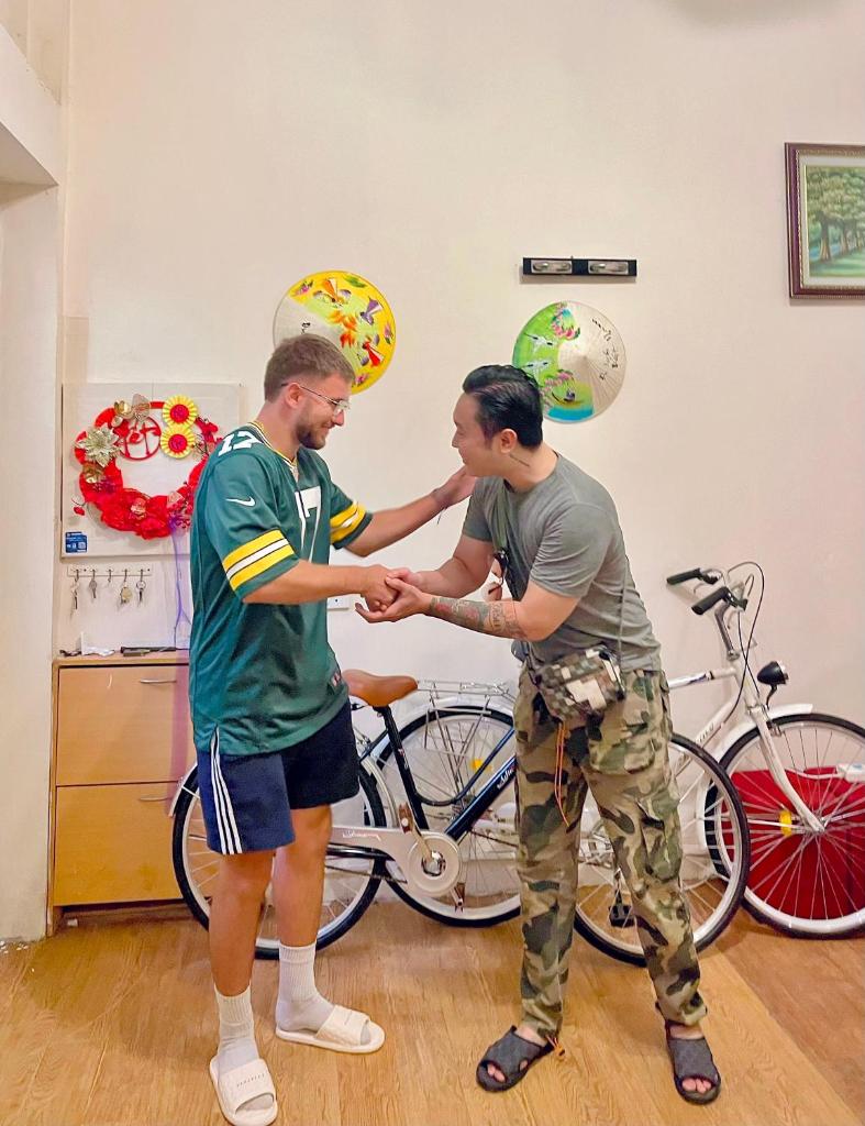 Happy Old House 1738