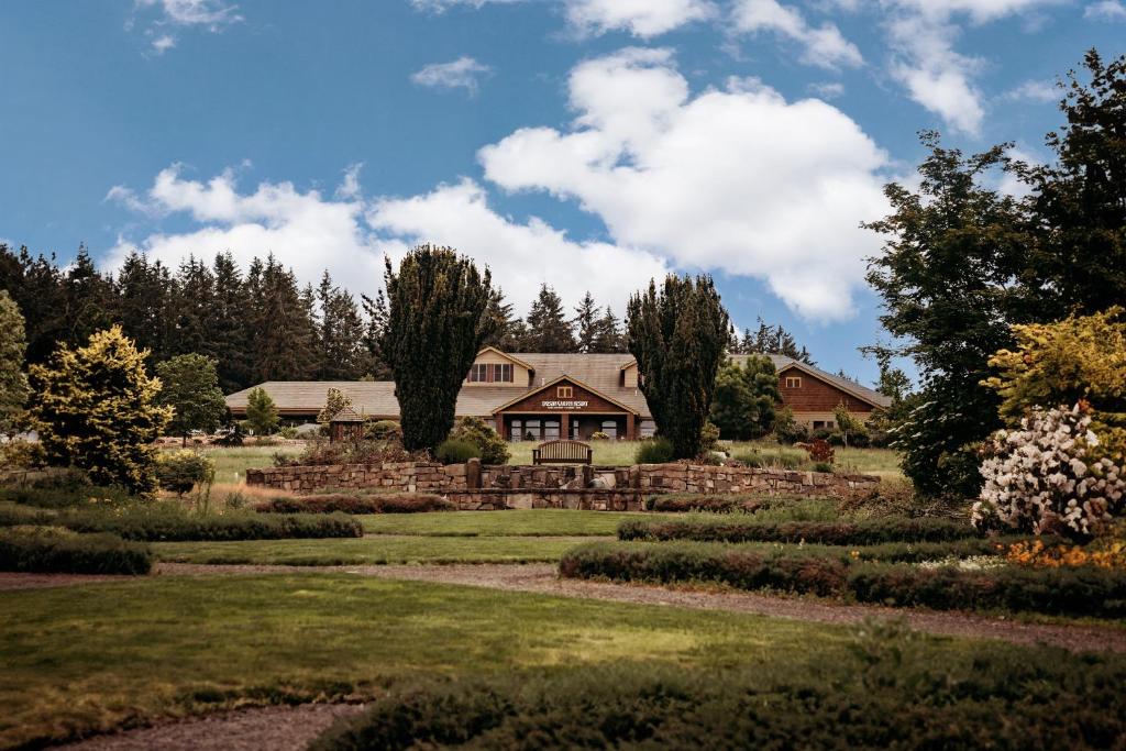Oregon Garden Resort image
