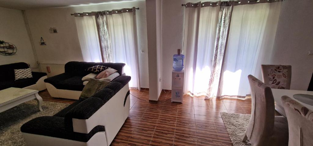 Najla 2 apartment house with a swimming pool photo 4