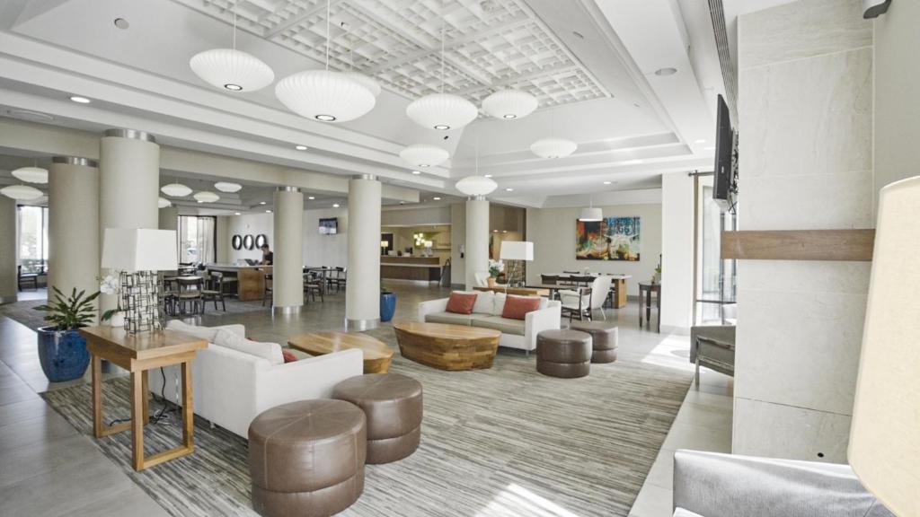 Holiday Inn Irving Las Colinas, an IHG Hotel image