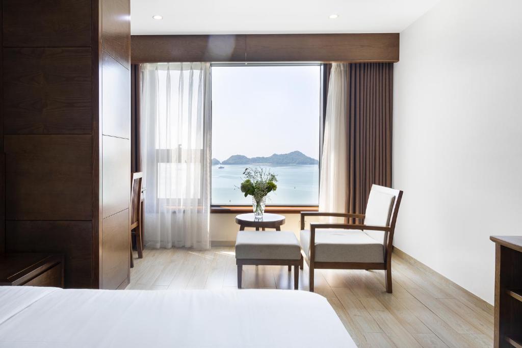 Paradise Cat Ba Hotel Pool & Sky Bar - managed by Hotel Elite Hospitality