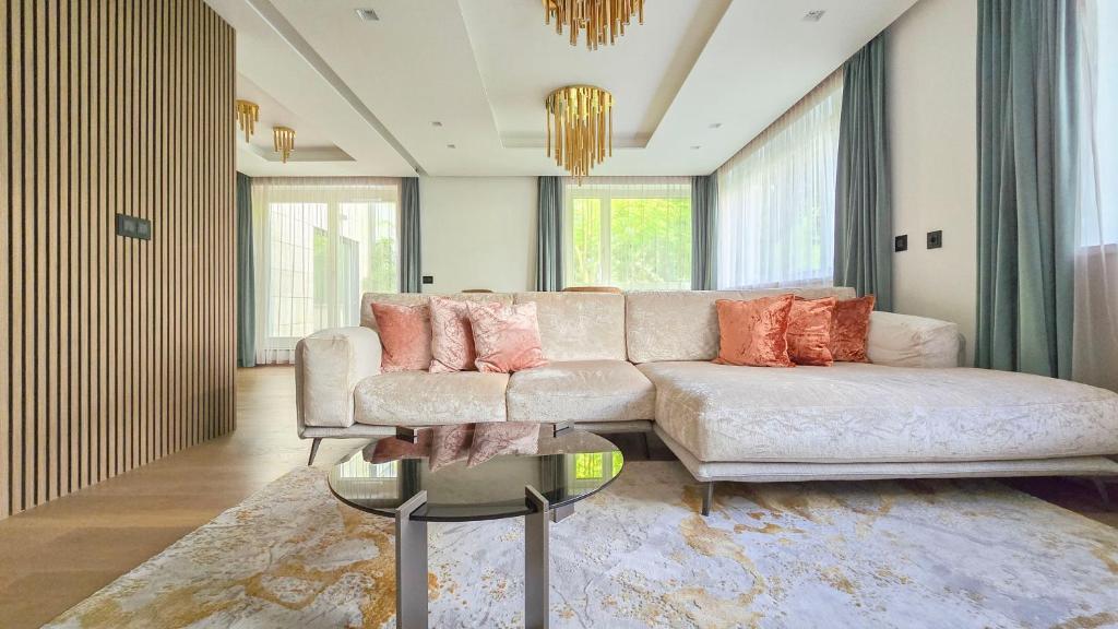 Sun Hill Luxury Suites - Tap to explore photos