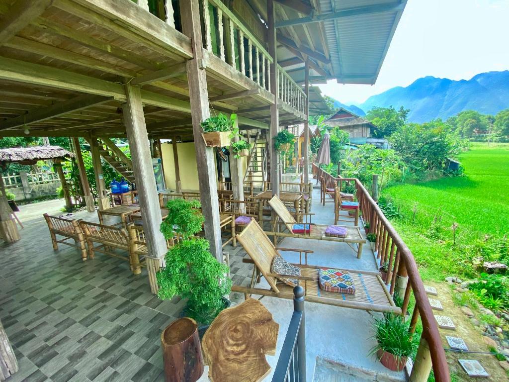 Meadow Mai Chau Homestay