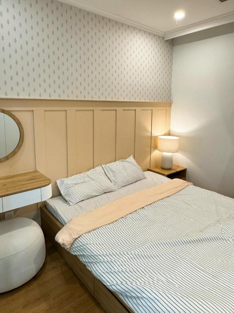 U Home - 1 BR apartment at Vinhomes Royal City