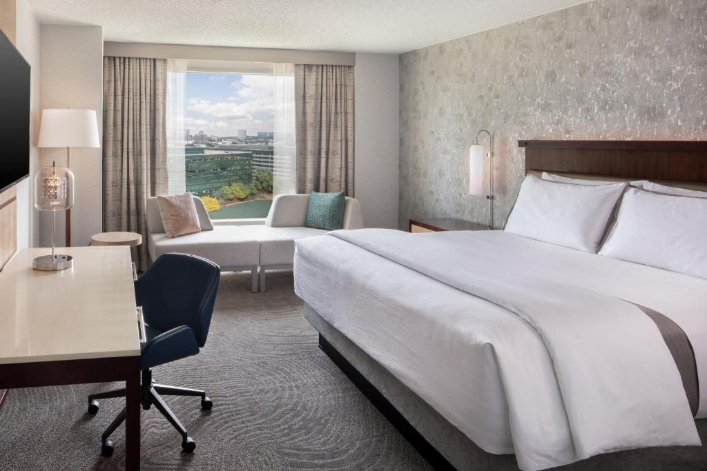 The Westin Atlanta Perimeter North - Tap to explore photos