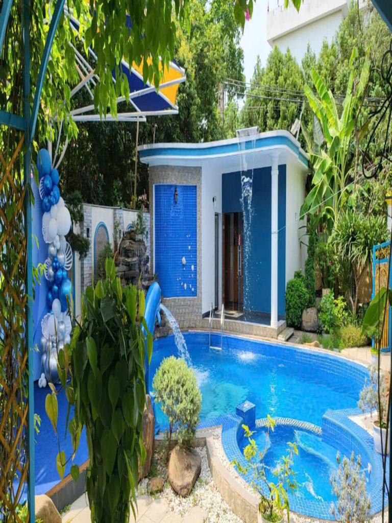 Homestay 8 phòng ngủ Bể bơi riêng- Hà Nội