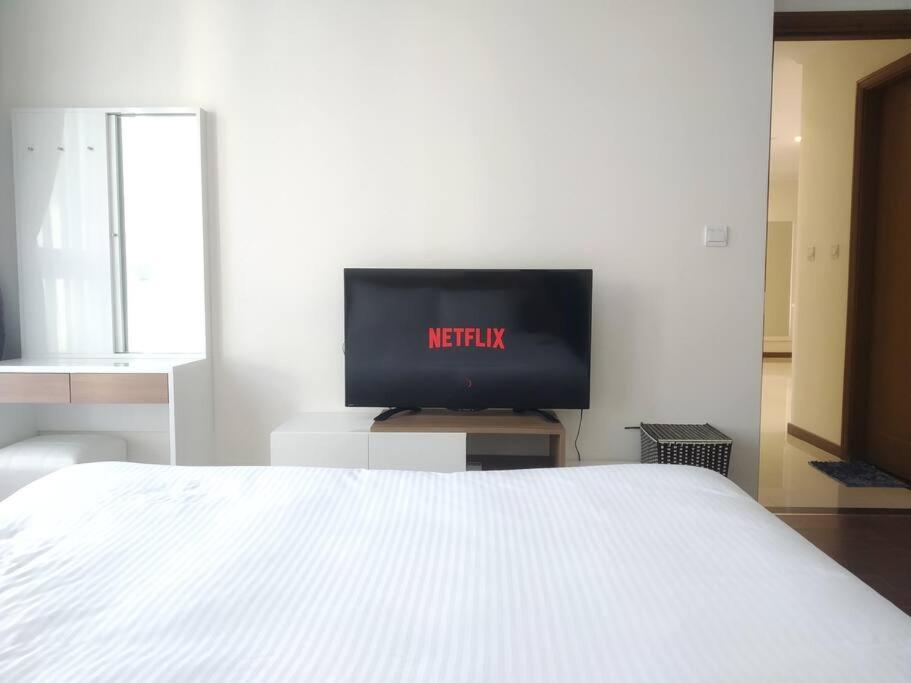 Luxury service Apart with 2br Vinhome Central Park