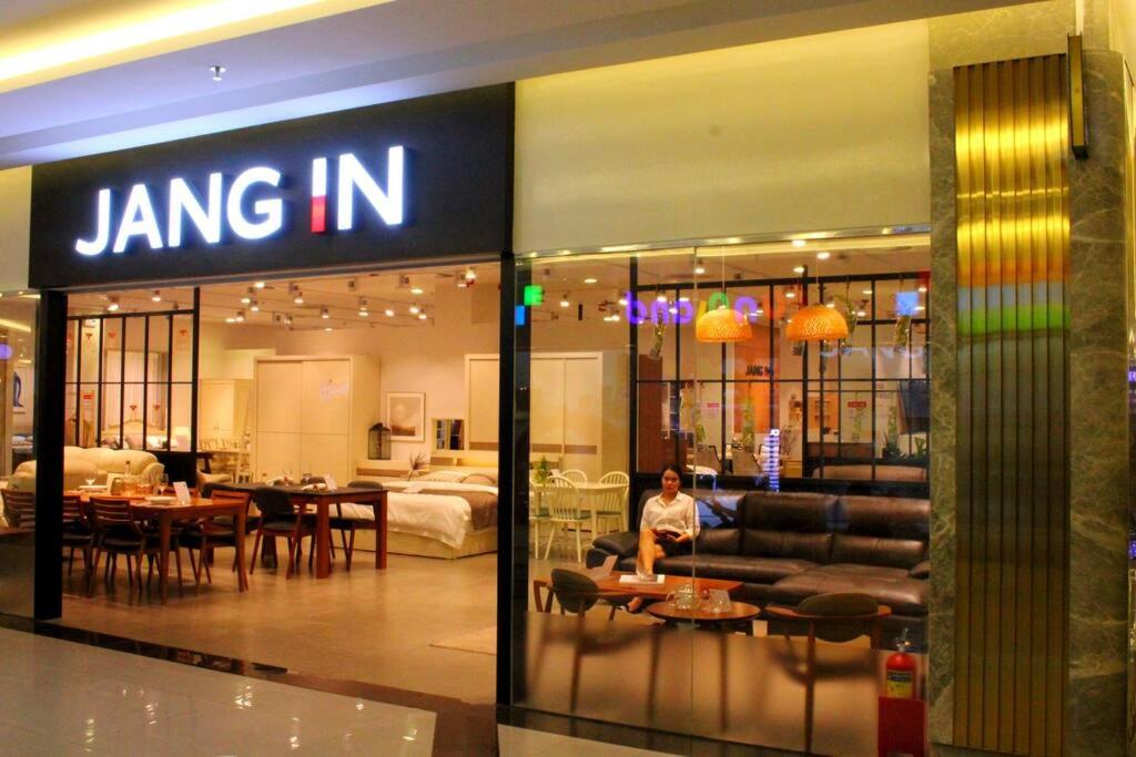 Luxury service Apart with 2br Vinhome Central Park