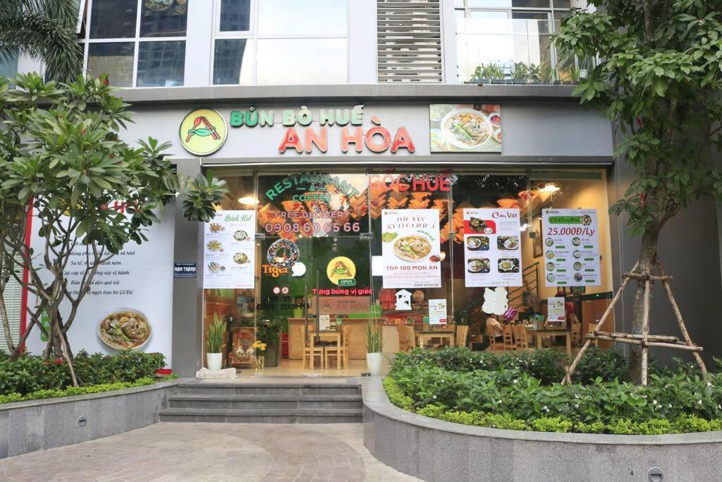 Luxury service Apart with 2br Vinhome Central Park