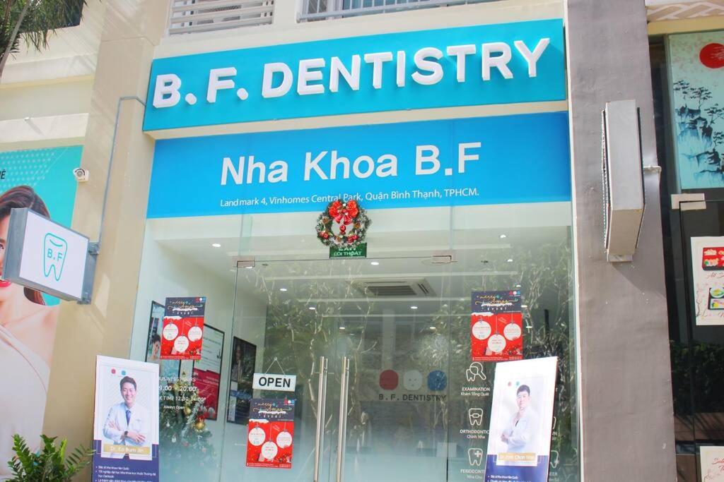 Luxury service Apart with 2br Vinhome Central Park