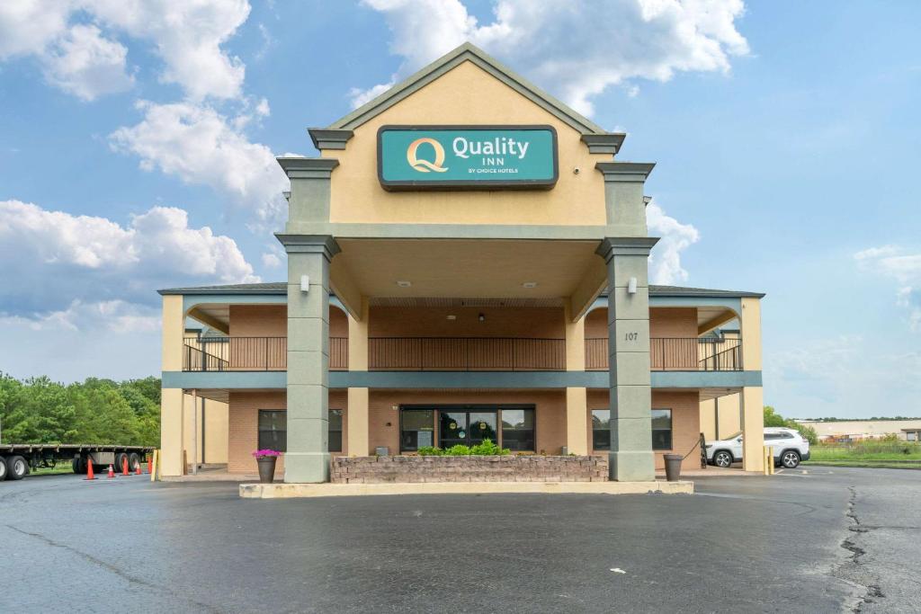 Quality Inn Adairsville - Calhoun South image