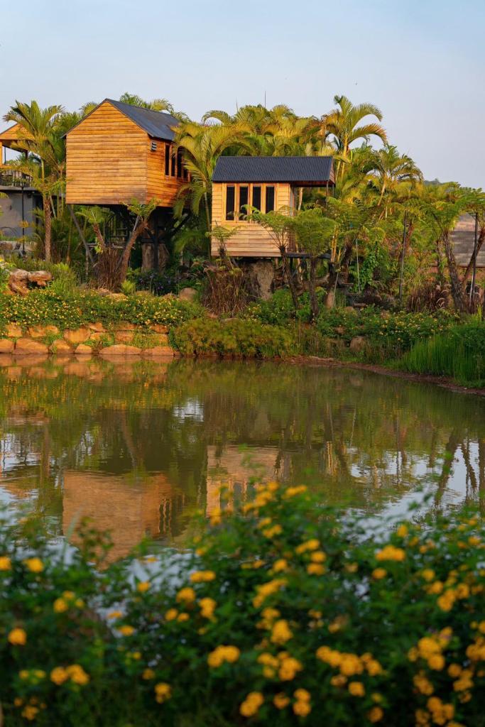 Ngôi Làng Trong Tranh, Leading-Kiwuki Village