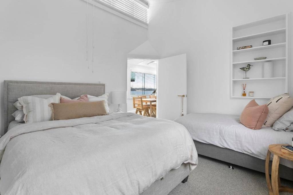 Luxury Manly Oceanfront Getaway photo 1