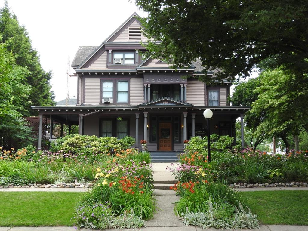 Champaign Garden Inn image