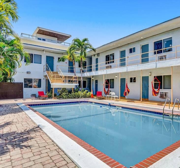 Steps to Sand & Pool, Hollywood Beach Stay image