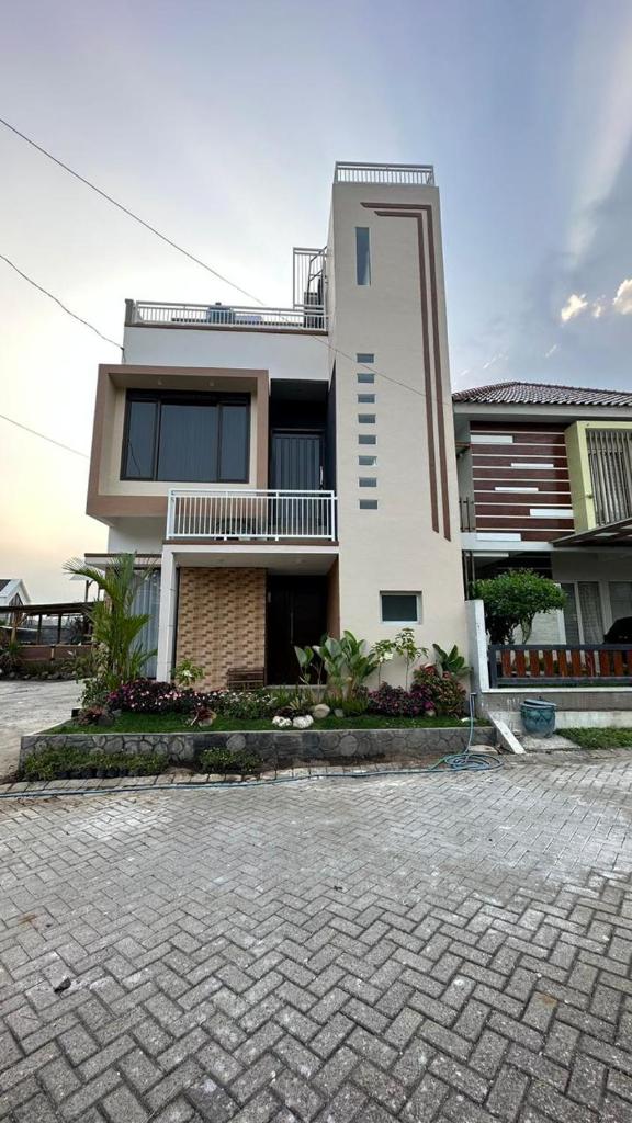 Villa makota kota batu