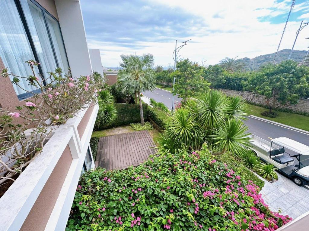 Phoenix Pool Villa & Resort Cam Ranh