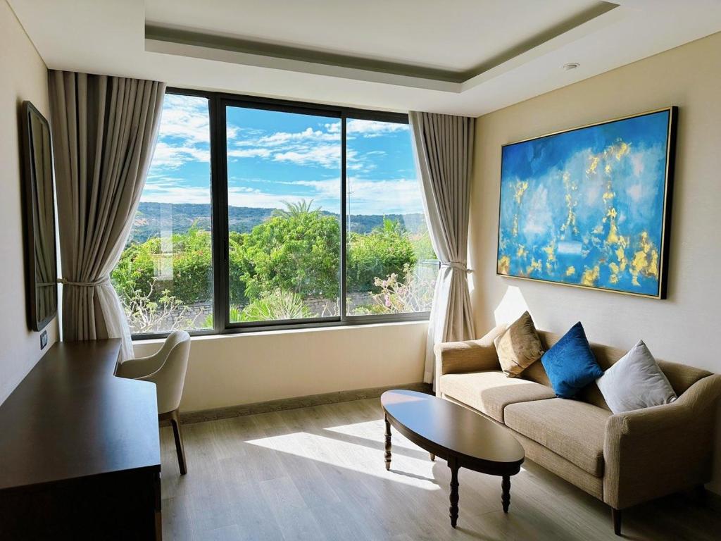 Phoenix Pool Villa & Resort Cam Ranh