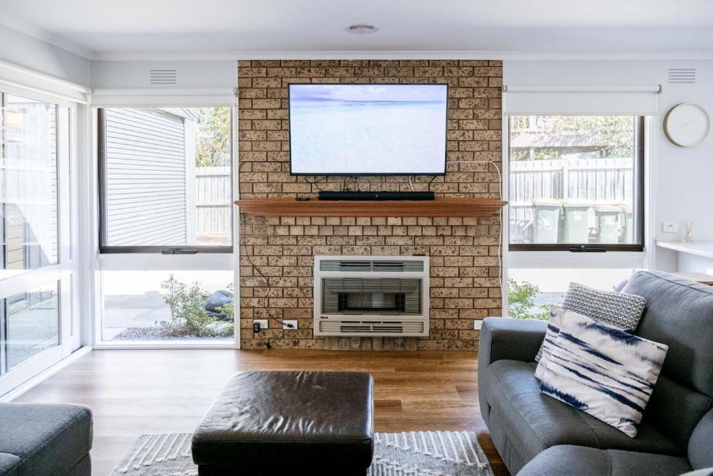 Endeavour Family Beach House photo 2