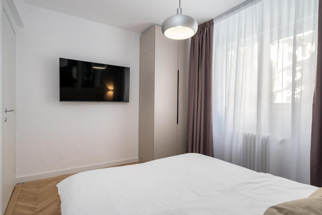 Central Prestige 2BR Apartment - Tap to explore photos