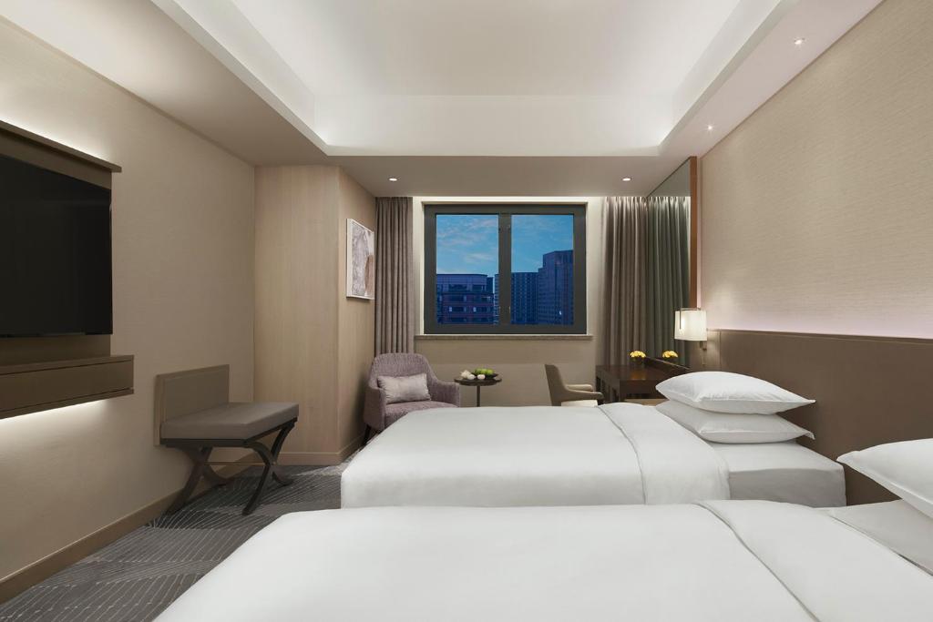 Hyatt Regency Metropolitan Chongqing - Tap to explore photos