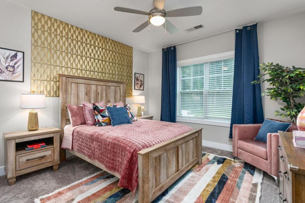 Long-term Stays in Greensboro 1 BD 1 BA image