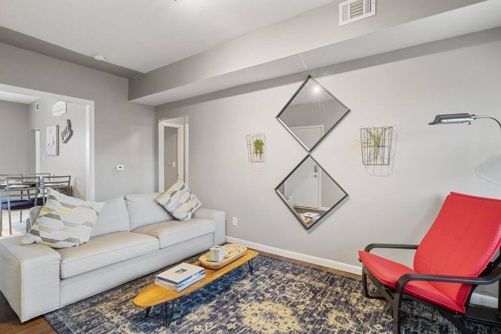 Pet&Baby Friendly 2BR w- in-unit Laundry WIFI image