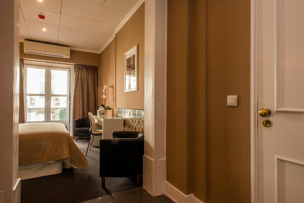 Сьюит (Люкс с балконом), PH Downtown Suites
