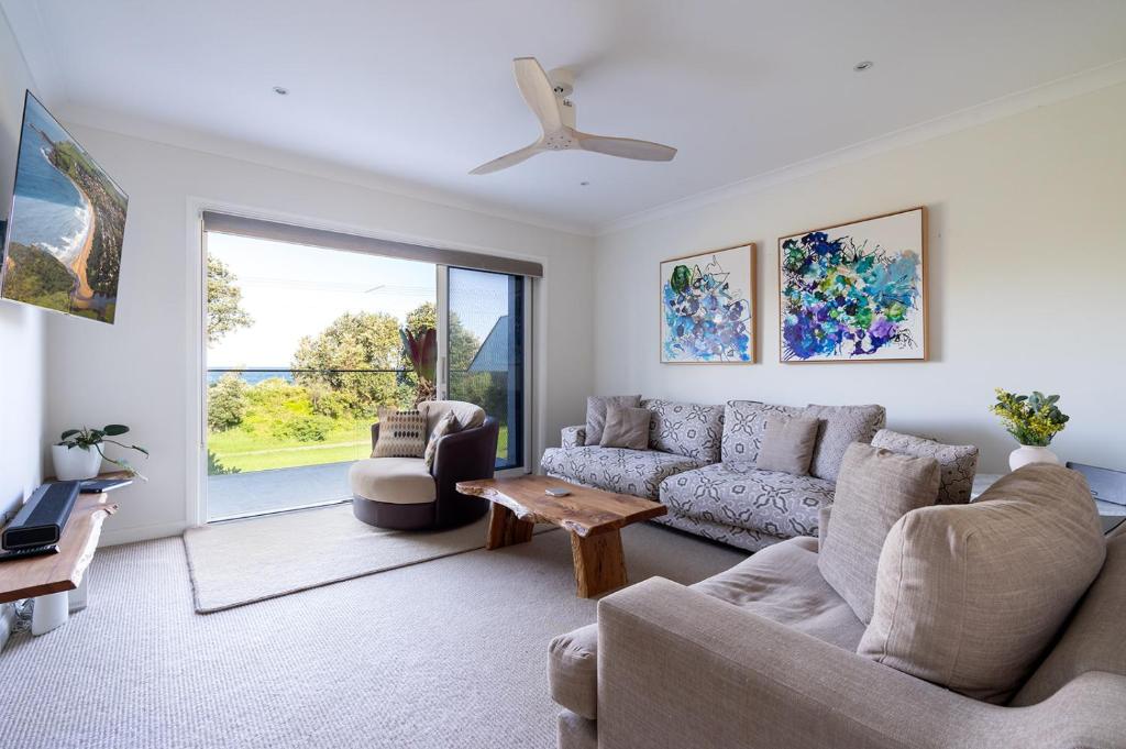 Werri Big Beach House photo 3