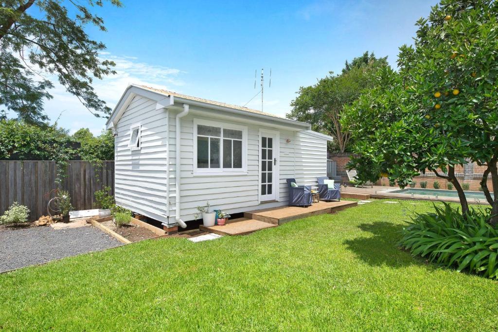 Fremily Cottage - Charming White Cottage photo 4
