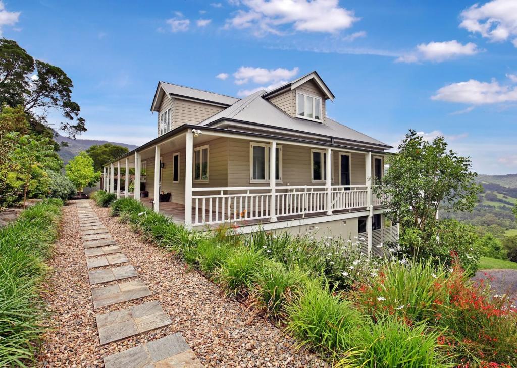 Eagles Rise - Classically Designed Country Home photo 4