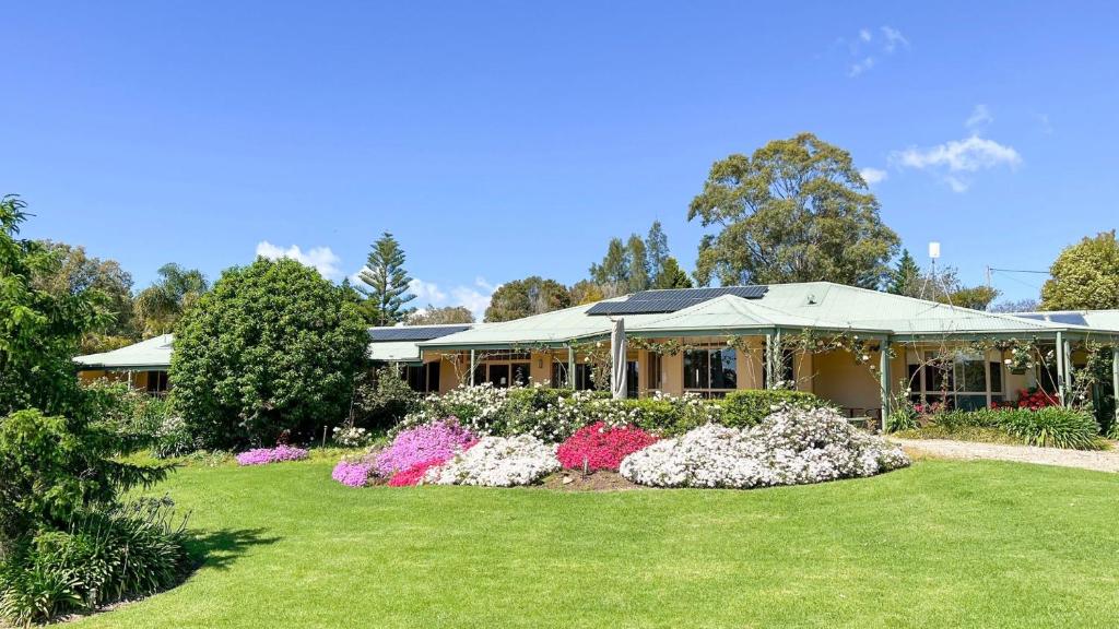 Coolaroo Beach House - Rural Bliss by the Coast photo 1