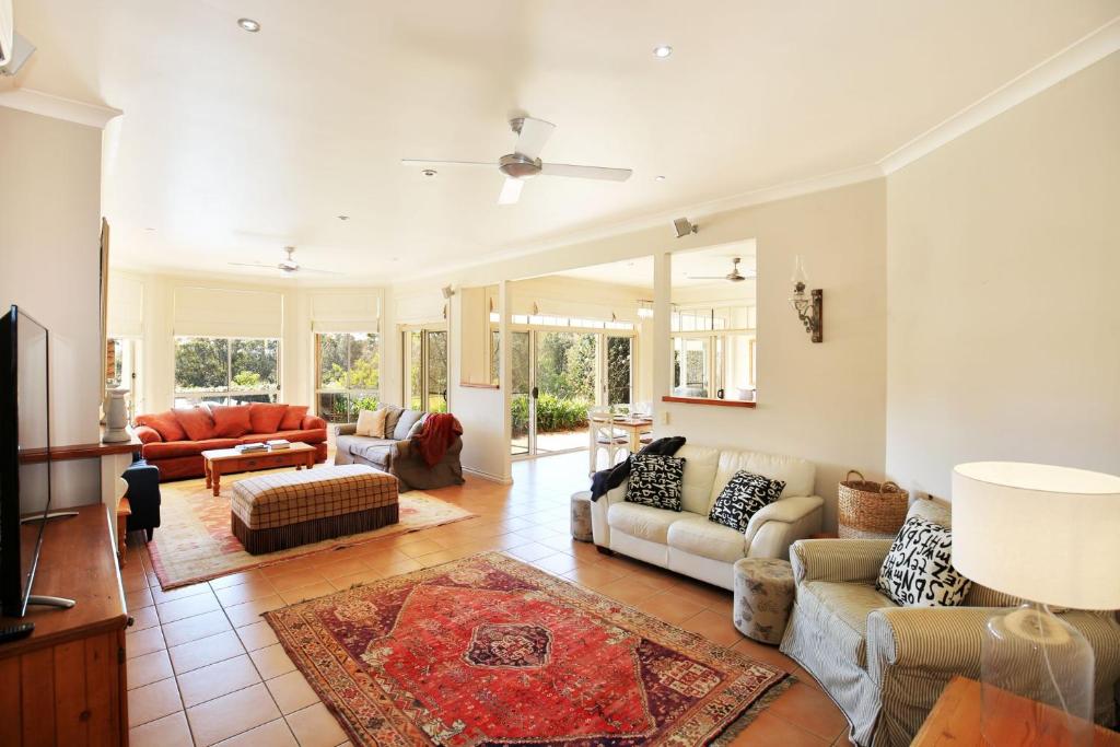 Coolaroo Beach House - Rural Bliss by the Coast photo 3