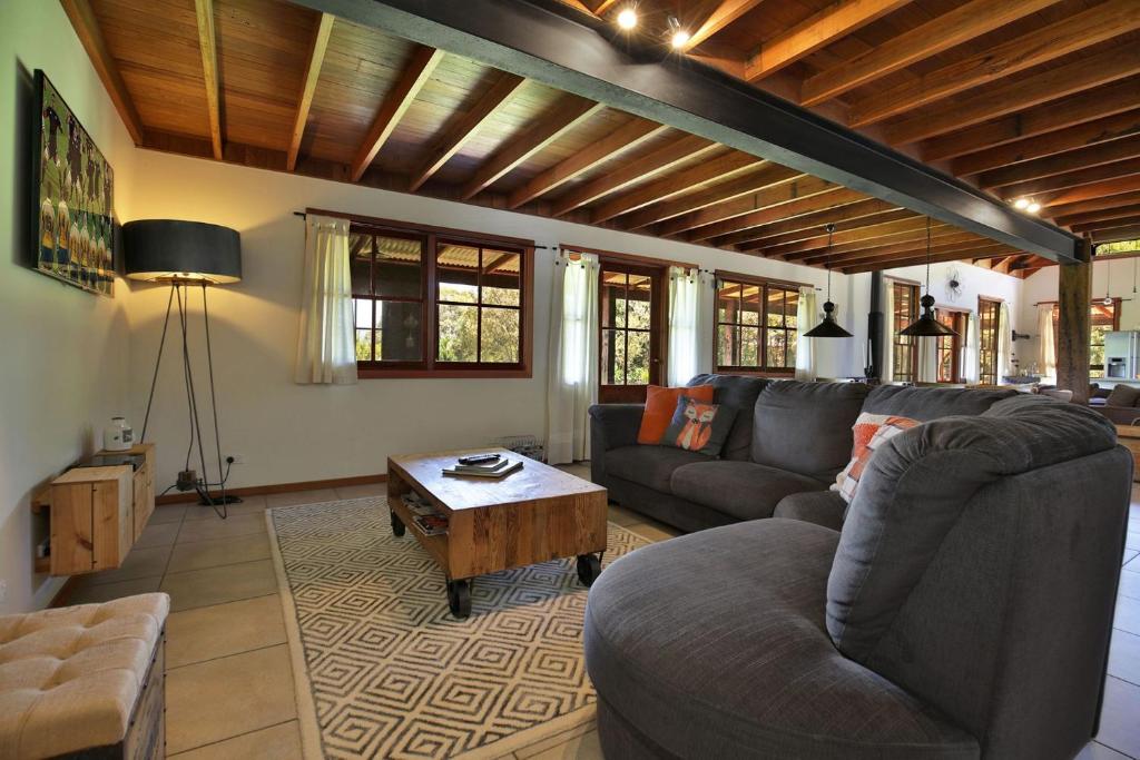 Amaroo House - Glorious Views photo 3