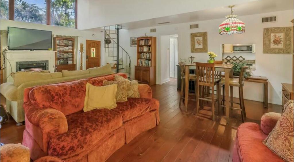 Coconut Creek Lodge image
