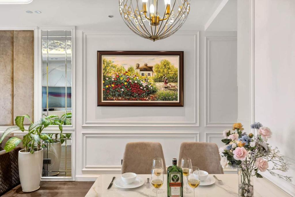 Urban Zen Saigon - Royal Apartment D4