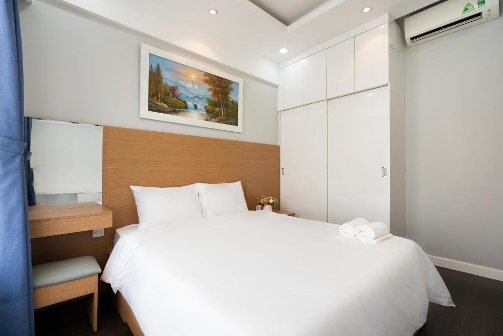 Golden Mansion - Transit Apt Free POOL & GYM