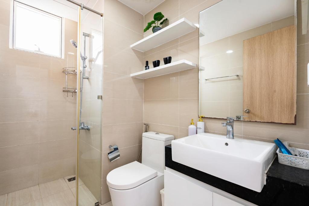 Golden Mansion - Transit Apt Free POOL & GYM