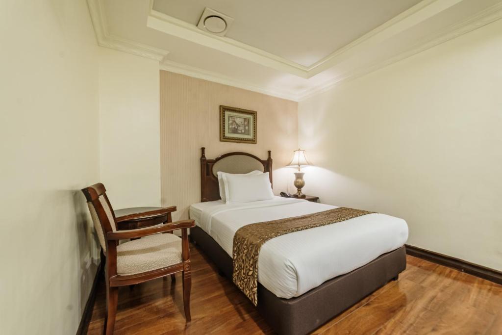 Villa Caceres Hotel - Tap to explore photos