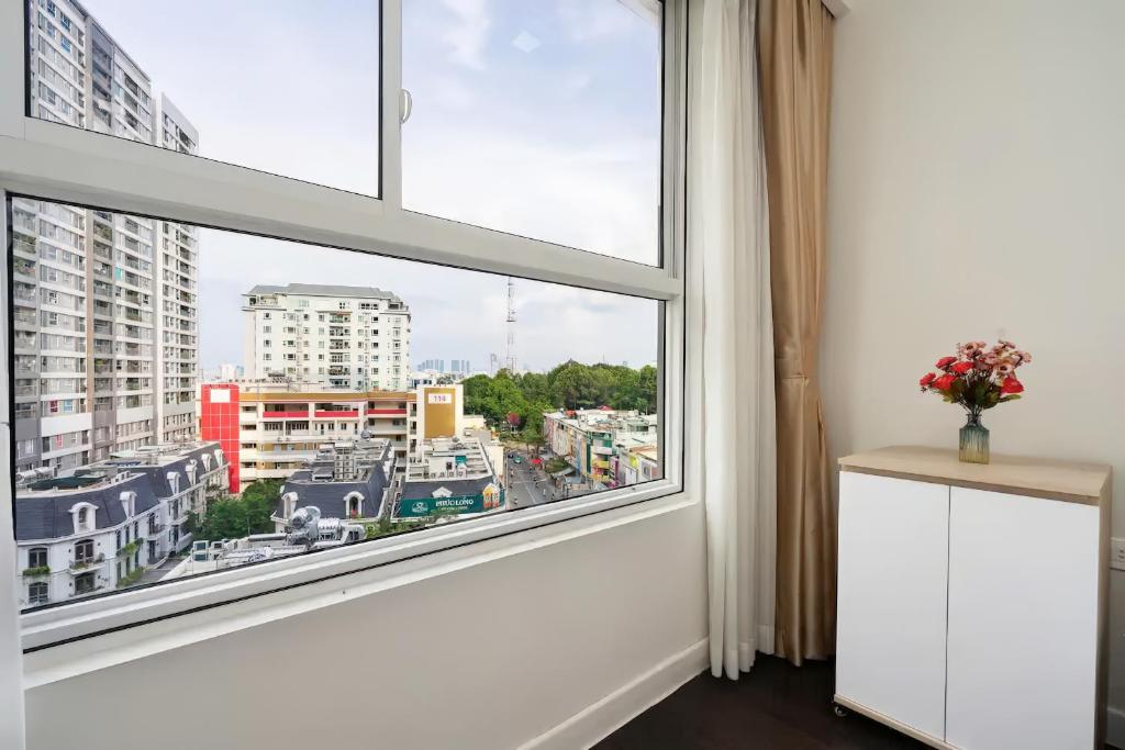 RAINBOW Sky Center TSN Airport